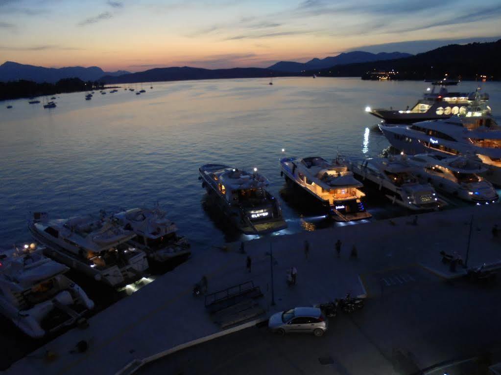 The Manessi City Boutique Hotel Poros Town Exterior foto
